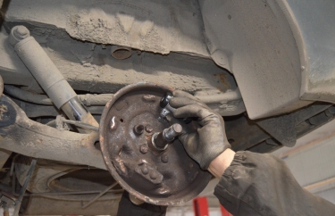 Замена заднего тормозного цилиндра Рено Кангу