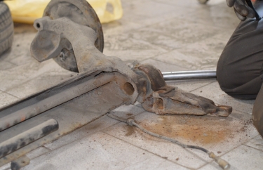 Ремонт задней балки Рено Кангу