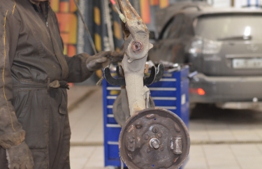 Съём задней балки Рено Кангу