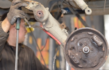 Съём задней балки Рено Кангу