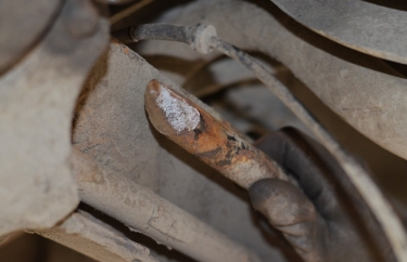 Сломанный торсион задней балки Рено Кангу