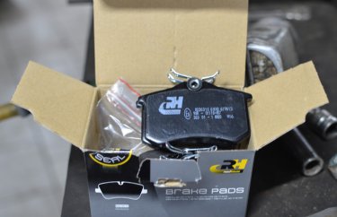 Замена дисков и колодок на Рено Флюенс