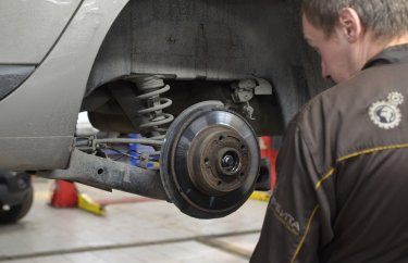 Замена дисков и колодок на Рено Флюенс