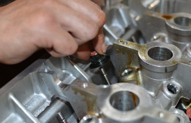 Замена клапанов и ремня и роликов ГРМ Рено Логан K4M