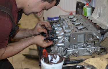 Замена клапанов и ремня и роликов ГРМ Рено Логан K4M