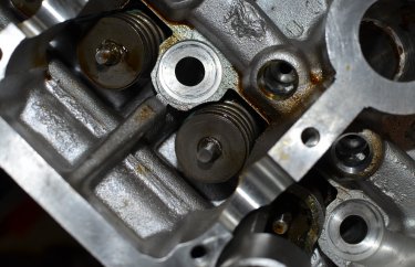 Замена клапанов и ремня и роликов ГРМ Рено Логан K4M