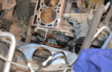 Замена клапанов и ремня и роликов ГРМ Рено Логан K4M