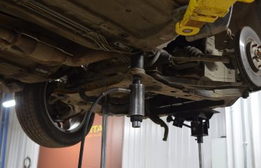 Запрессовывание задних сайлентблоков подрамника