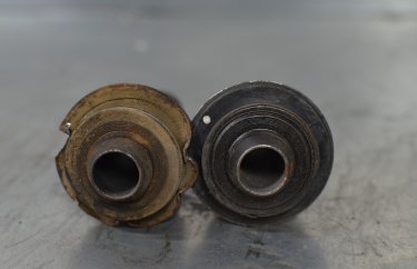 Новый и старый задние сайлентблоки