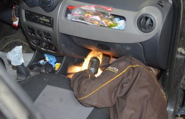 Замена фильтра салона (фильтра кондиционера) Рено Сандеро