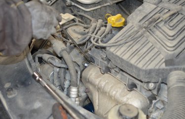 Замена свечей зажигания Рено Сандеро