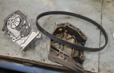 Старая помпа Рено Кангу