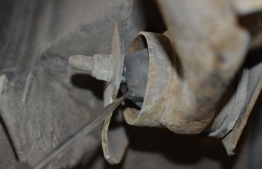 Замена сайлентблоков балки Рено Логан