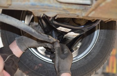 Замена стойки стабилизатора Рено Логан