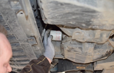 Замена масляного фильтра Рено Флюенс