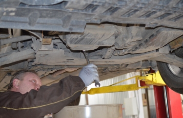 Сливаем моторное масло Рено Флюенс