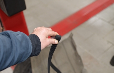 Ремень генератора в трещинах Рено Сценик 3