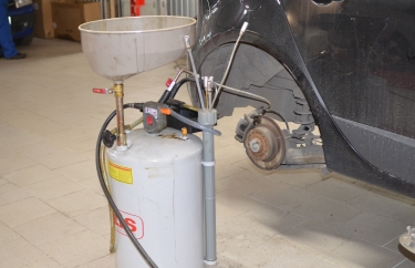 Замена тормозной жидкости Рено Сценик 3