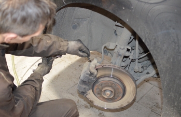 Замена тормозной жидкости Рено Сценик 3