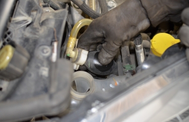 Прокачка топливного фильтра Рено Сценик 3