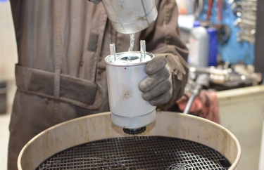 Замена топливного фильтра Рено Сценик 3