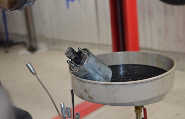 Замена топливного фильтра Рено Сценик 3