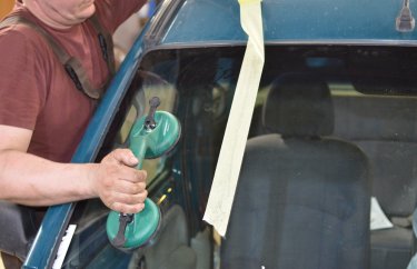 Замена лобового стекла Рено Кангу