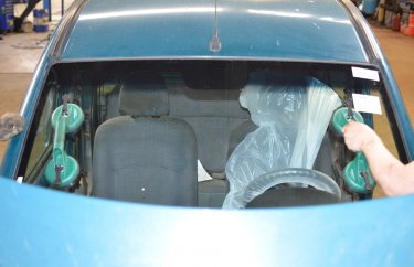 Замена лобового стекла Рено Кангу