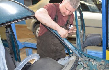 Наносим праймер на посадочное место