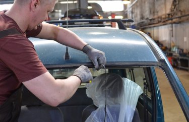 Замена лобового стекла Рено Кангу