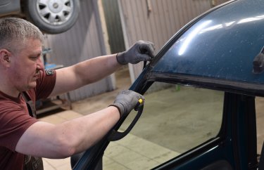 Замена лобового стекла Рено Кангу