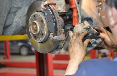 Замена тормозных колодок Рено Меган 3