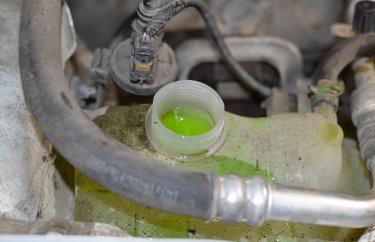 Доливаем антифриз Рено Меган 3