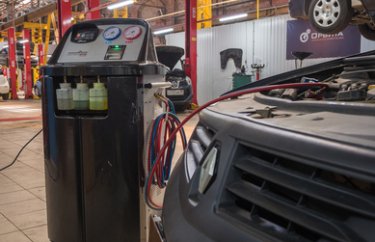 Заправка кондиционера Рено Логан (фото и видео)